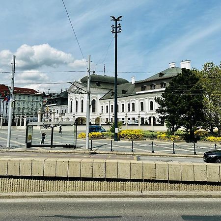Next To The Presidential Palace Leilighet Bratislava Eksteriør bilde